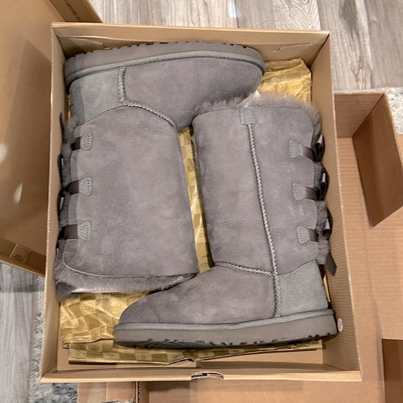 🩶Like new UGG Australia Adorable K Bailey Bow Tall Boots - Gorgeous Grey Size 4 - Picture 5 of 10
